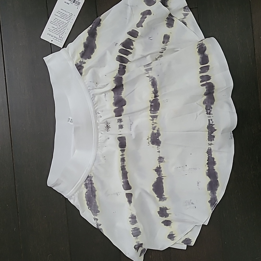 New Lululemon court rival HR SKIRT sz 8